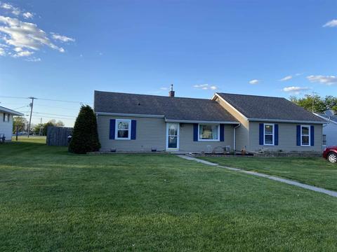 304 E Walnut St, Chalmers, IN 47929 photo 1