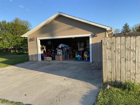 304 E Walnut St, Chalmers, IN 47929 photo 23