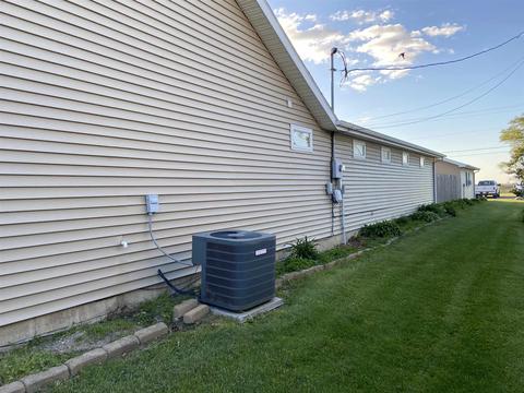 304 E Walnut St, Chalmers, IN 47929 photo 18