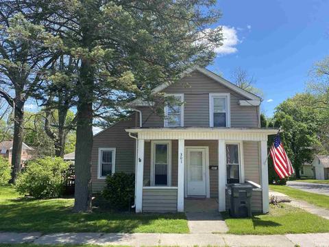 301 N Perry St Hagerstown In 47346 8 Photos Mls 202117110 Movoto 301 N Perry St Hagerstown In 47346 8 Photos Mls 202117110 Movoto