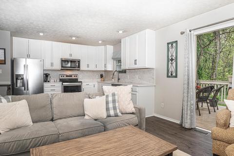 1029 Emery Ct, Bloomington, IN 47401 photo 5