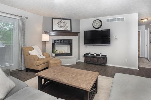 1029 Emery Ct, Bloomington, IN 47401 photo 2