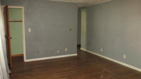 447 E North St, Dunkirk, IN 47336 photo 3