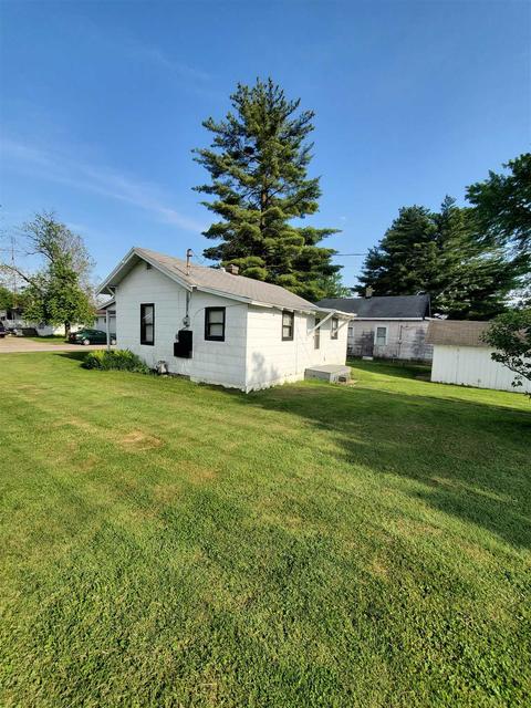 924 Thomas St, Bicknell, IN 47512 photo 2