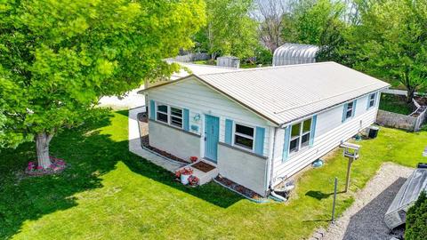 214 N Maple St, Lagrange, IN 46761 photo 2