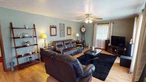 208 E 9th St, Jasper, IN 47546 photo 3
