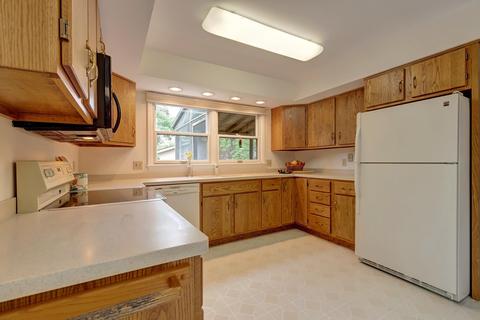 2111 E Meadow Bluff Ct, Bloomington, IN 47401 photo 21