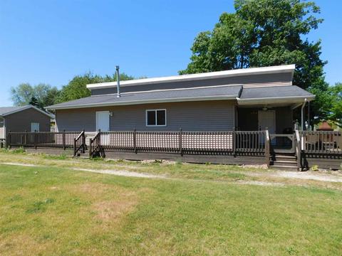 8967 E Hatchery Rd, Syracuse, IN 46567 photo 1