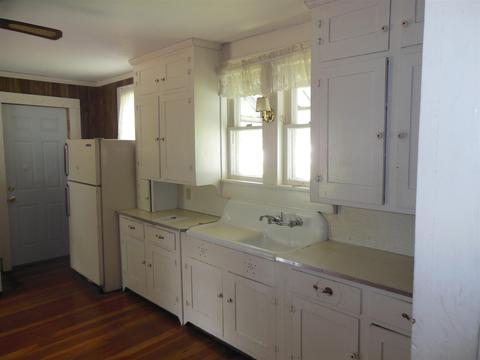 209 E Green St, Butler, IN 46721 photo 7