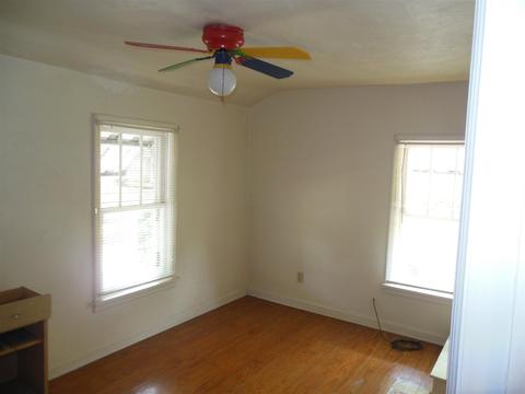 209 E Green St, Butler, IN 46721 photo 8