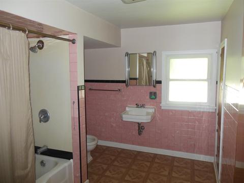 209 E Green St, Butler, IN 46721 photo 11