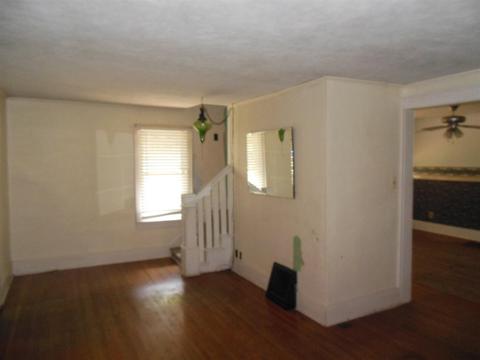 209 E Green St, Butler, IN 46721 photo 3