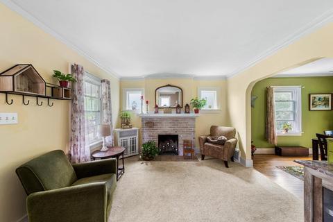621 Eckman St, South Bend, IN 46614 photo 2
