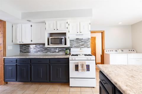 208 E North St, Bourbon, IN 46504 photo 6