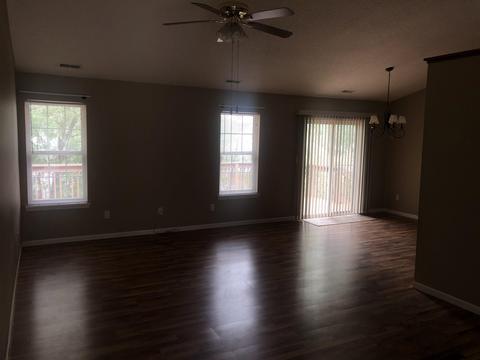 558 S Cobblestone Ct, Bloomington, IN 47403 photo 2