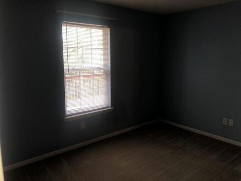 558 S Cobblestone Ct, Bloomington, IN 47403 photo 17