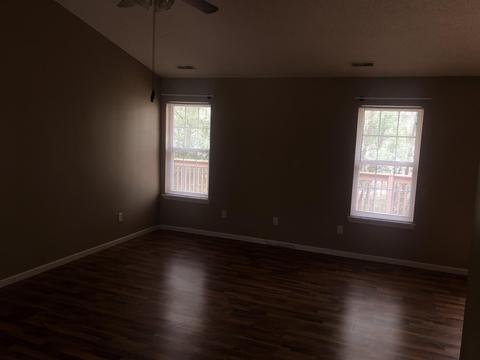 558 S Cobblestone Ct, Bloomington, IN 47403 photo 3