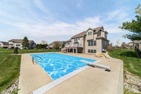 10130 Pemburry Dr, Granger, IN 46530 photo 2