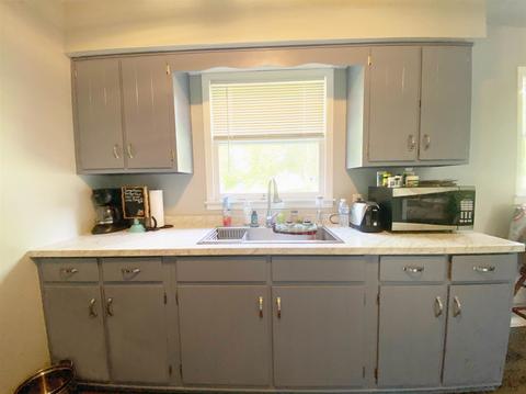 225 Mitchell St, Bedford, IN 47421 photo 4