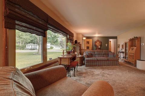 923 E 1st St, Auburn, IN 46706 photo 9