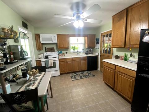 121 Mt Pleasant Rd, Bedford, IN 47421 photo 3