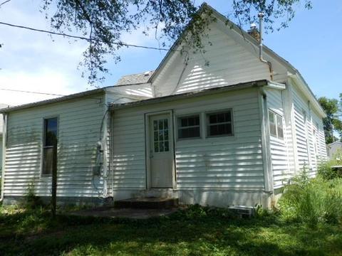 605 S 8th St, Mitchell, IN 47446 photo 2