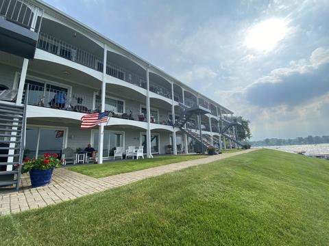 8960 E Hatchery Road Unit 11 Rd, Syracuse, IN 46567 photo 3