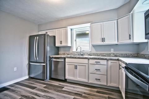 202 Union St, Wakarusa, IN 46573 photo 5