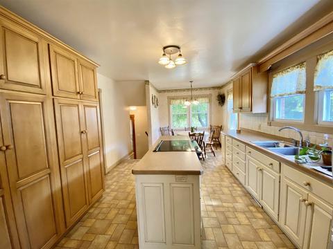 613 E 15th St, Jasper, IN 47546 photo 2
