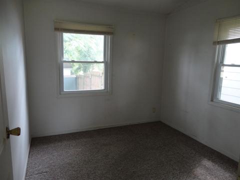 908 Lawrence St, Mitchell, IN 47446 photo 9