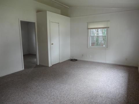 908 Lawrence St, Mitchell, IN 47446 photo 5