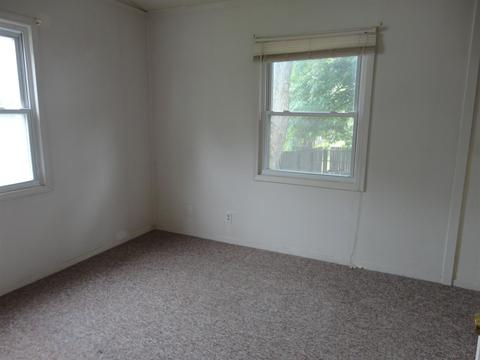 908 Lawrence St, Mitchell, IN 47446 photo 7