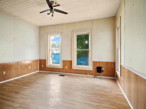 526 N Wayne St, Warren, IN 46792 photo 6