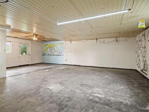 526 N Wayne St, Warren, IN 46792 photo 32