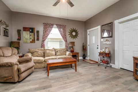 460 N 9th St, Mitchell, IN 47446 photo 5
