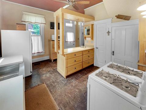 808 E Walnut St, Washington, IN 47501 photo 4