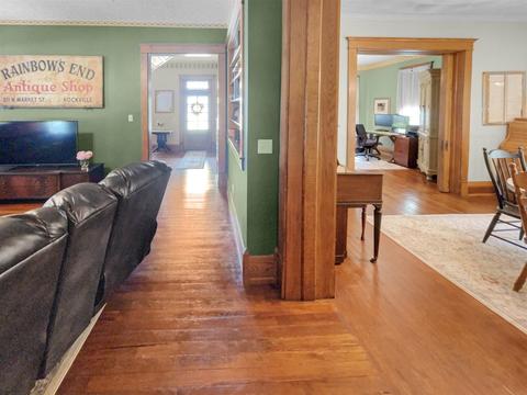 808 E Walnut St, Washington, IN 47501 photo 9