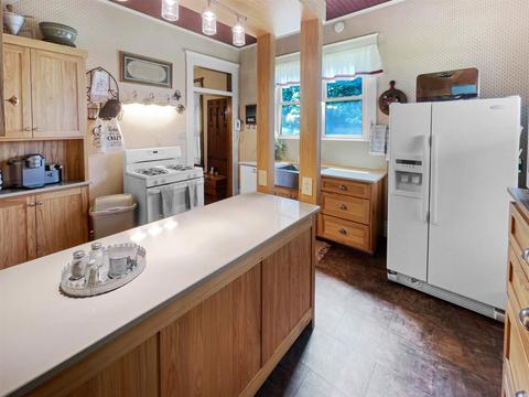 808 E Walnut St, Washington, IN 47501 photo 3