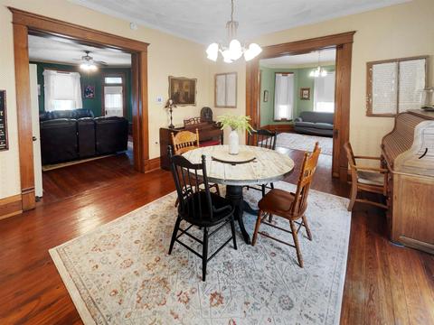 808 E Walnut St, Washington, IN 47501 photo 5