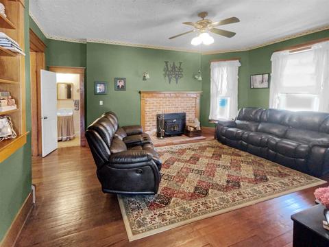 808 E Walnut St, Washington, IN 47501 photo 8