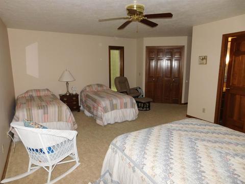 8216 E North Rd, Syracuse, IN 46567 photo 28