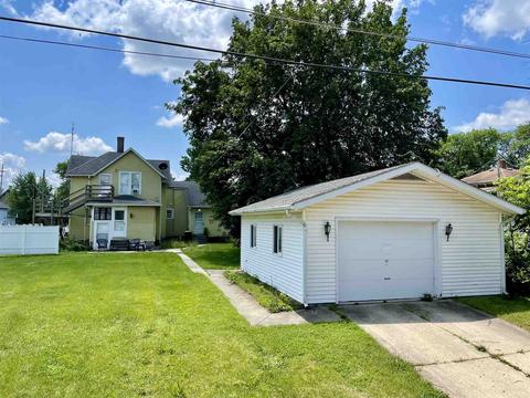 214 E 5th St, Auburn, IN 46706 photo 2