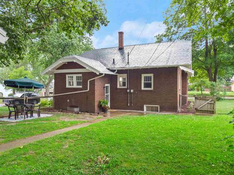 206 E Main St, Syracuse, IN 46567 photo 4