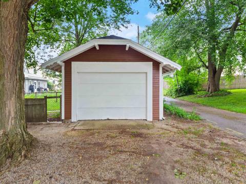 206 E Main St, Syracuse, IN 46567 photo 5