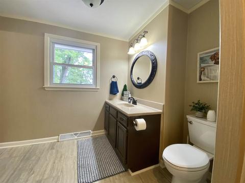 1004 E Cooper Dr, Muncie, IN 47303 photo 4