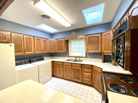 1432 Bartley St, Jasper, IN 47546 photo 4
