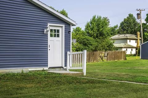 327 E Central Ave, Bluffton, IN 46714 photo 3