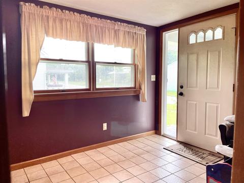 136 E Sinclair St, Wabash, IN 46992 photo 4