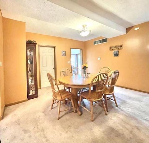 136 E Sinclair St, Wabash, IN 46992 photo 5