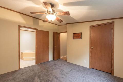 588 E Miller Rd, Bloomfield, IN 47424 photo 15